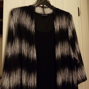 Beautiful dress sold at Belk. Black/white